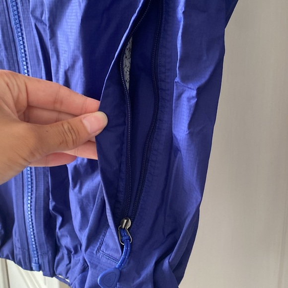 Purple light rain jacket - Picture 2 of 10